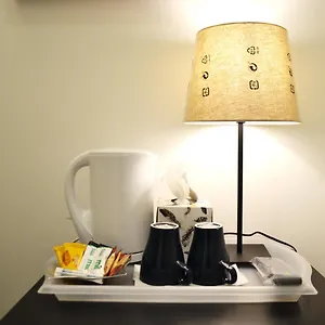 https://the-lion-head.brighton-hotels-england.com